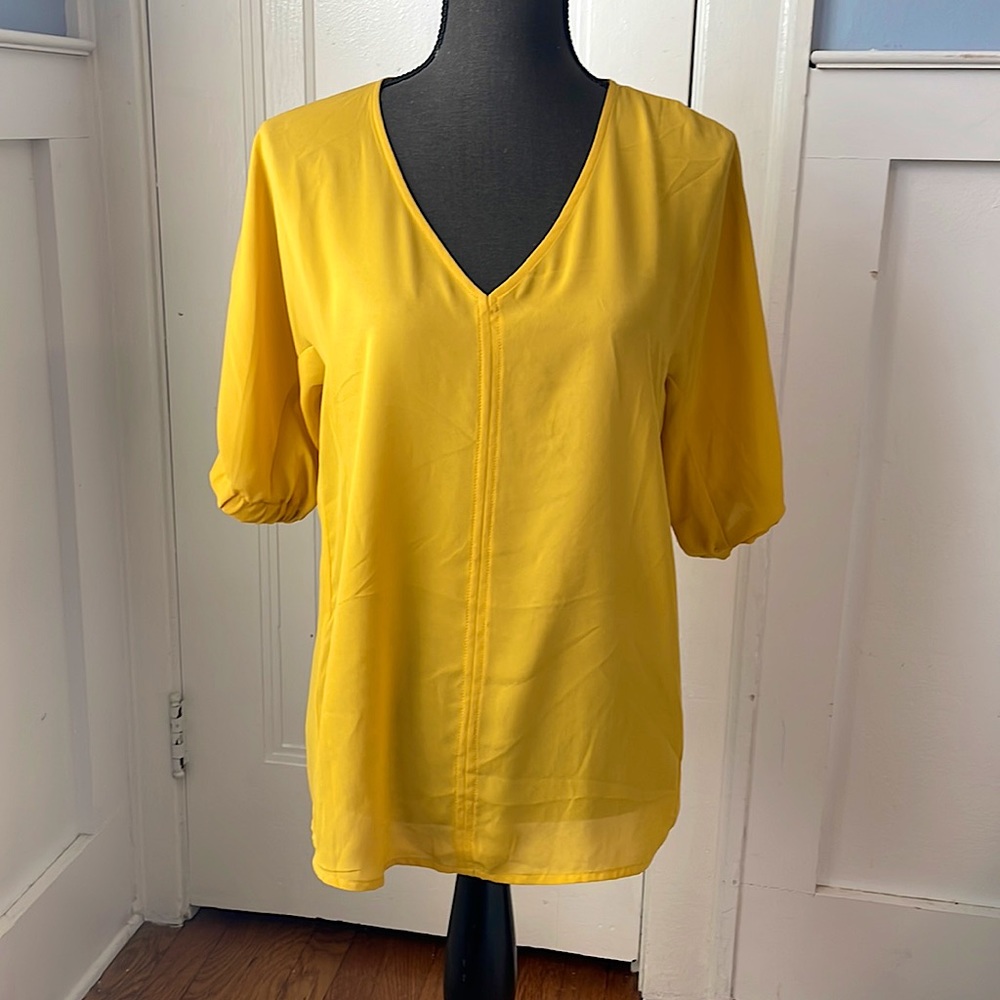 Ann Taylor | Yellow Flowy Blouse